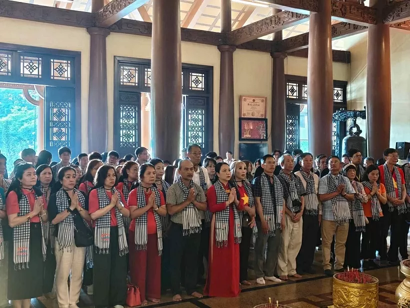 Kiều bào thăm và tặng quà tri ân tại huyện Củ Chi Kiều bào thăm và tặng quà tri ân tại huyện Củ Chi