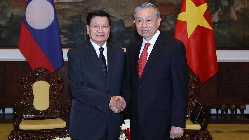 Tiếp tục vun đắp, bảo vệ, gìn giữ quan hệ Việt Nam-Lào ngày càng phát triển bền chặt, đơm hoa kết trái
