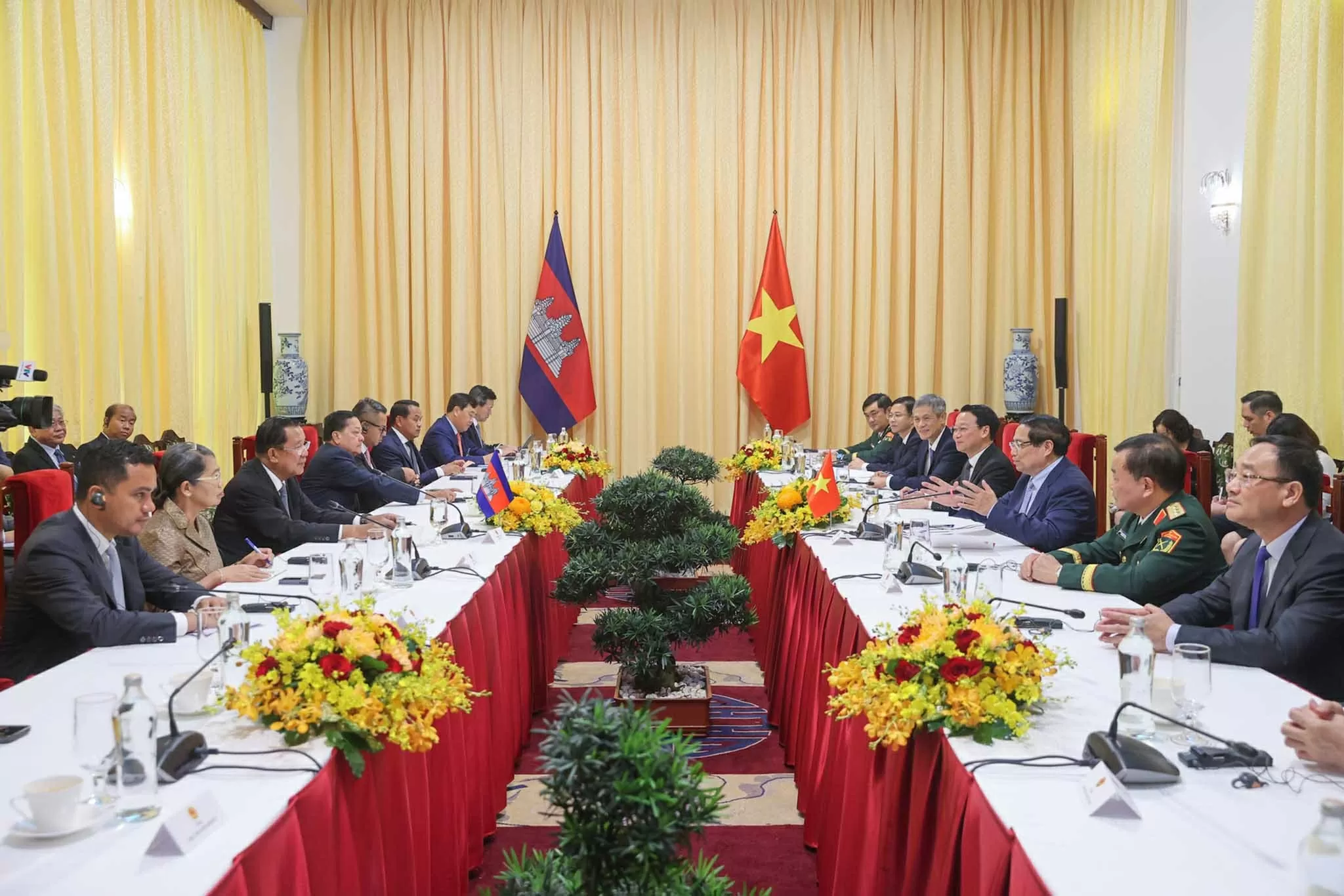 Thủ tướng Phạm Minh Chính gặp Chủ tịch CPP, Chủ tịch Thượng viện Campuchia Hun Sen Thủ tướng Phạm Minh Chính gặp Chủ tịch CPP, Chủ tịch Thượng viện Campuchia Hun Sen