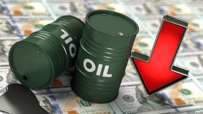 Giá xăng dầu hôm nay 25/5: Bất ngờ quay đầu giảm tốc