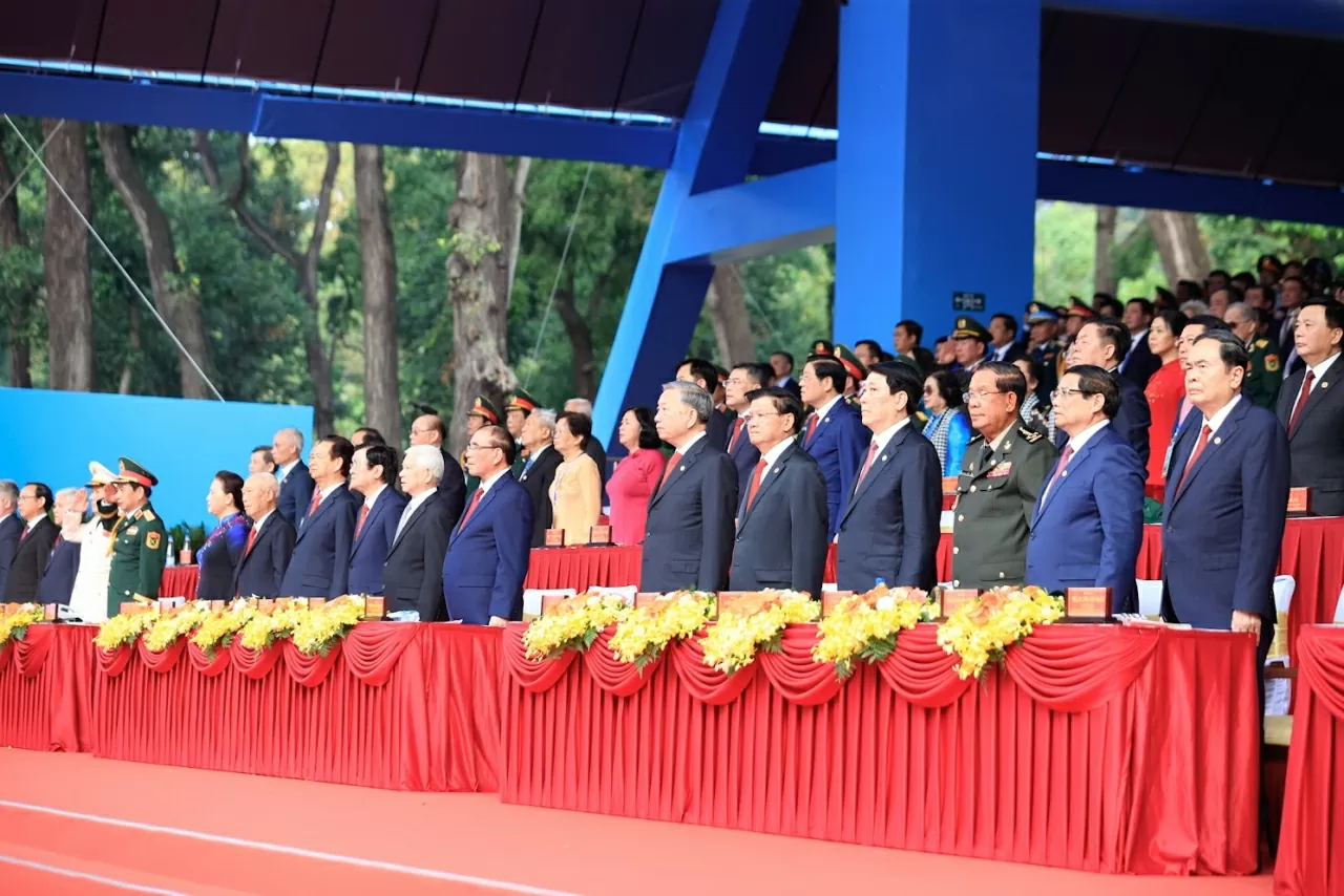 Tổng Bí thư Tô Lâm và các đồng chí Lãnh đạo, nguyên Lãnh đạo Đảng, Nhà nước cùng các vị khách quốc tế và đại biểu dự buổi lễ. (Nguồn: VGP) Tổng Bí thư Tô Lâm và các đồng chí Lãnh đạo, nguyên Lãnh đạo Đảng, Nhà nước cùng các vị khách quốc tế và đại biểu dự buổi lễ. (Nguồn: VGP)