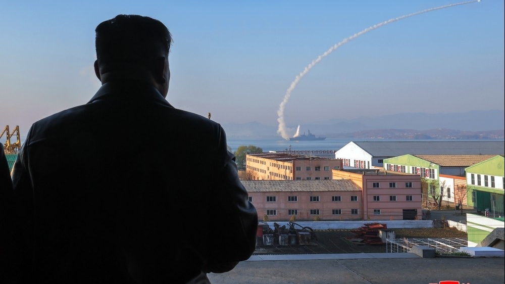 Triều Tiên lần đầu thử nghiệm hệ thống vũ khí trên tàu khu trục mới hạ thuỷ