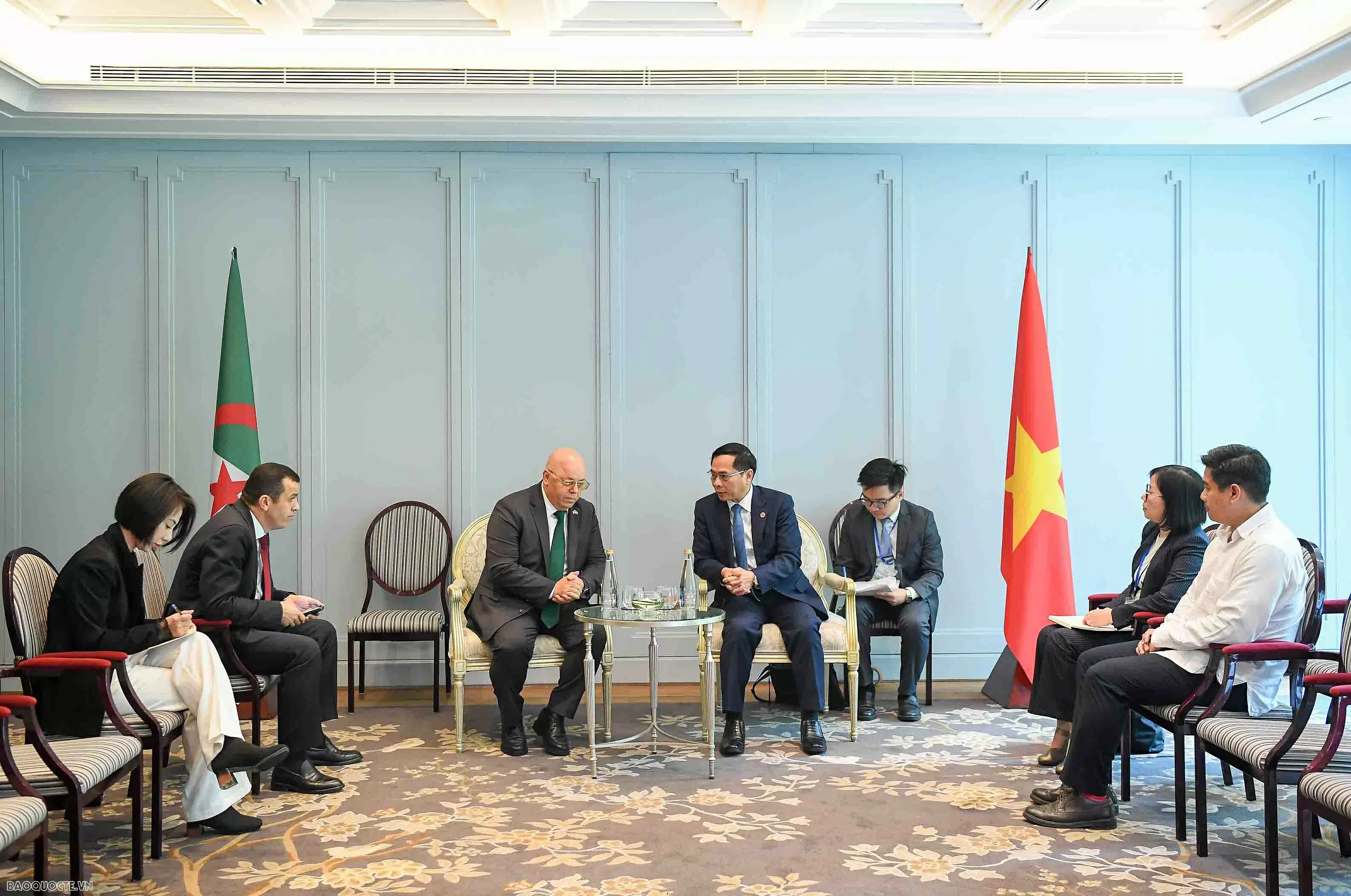 Phó Thủ tướng Chính phủ Bùi Thanh Sơn tiếp Bộ trưởng Bộ Cựu chiến binh và Người có công Algeria Phó Thủ tướng Chính phủ Bùi Thanh Sơn tiếp Bộ trưởng Bộ Cựu chiến binh và Người có công Algeria