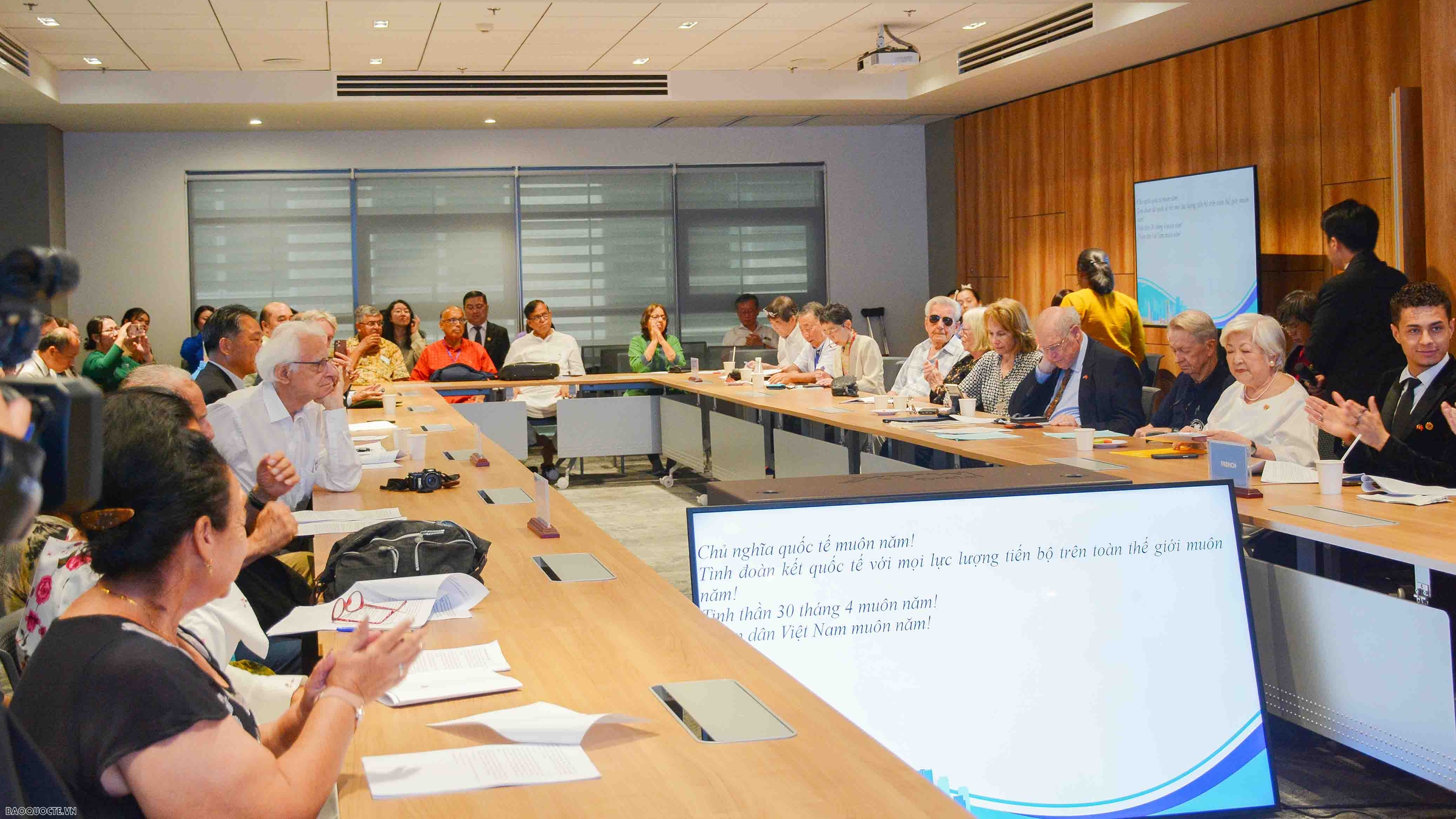 Bạn bè quốc tế: Câu chuyện của Việt Nam đã không kết thúc vào năm 1975