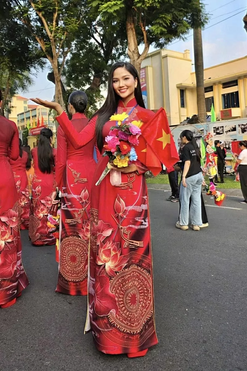 Sao Việt Sao Việt