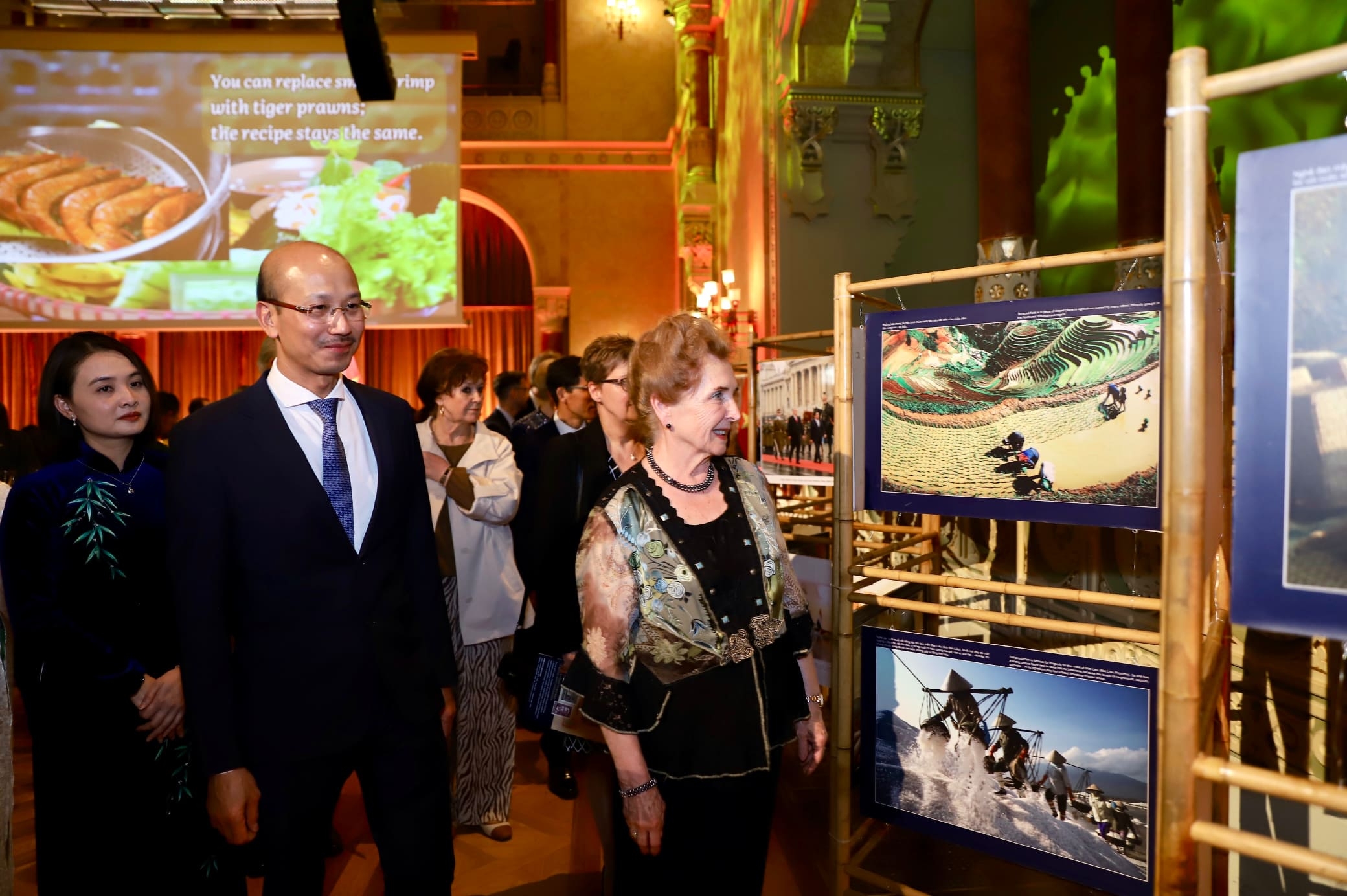 Thắm tình hữu nghị tại lễ kỷ niệm 75 năm quan hệ ngoại giao Việt Nam - Hungary và 50 năm giải phóng miền Nam, thống nhất đất nước