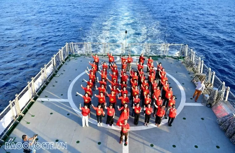 Về với Trường Sa: Hành trình đặc biệt nối trái tim hàng triệu kiều bào khắp thế giới với biển đảo quê hương Về với Trường Sa: Hành trình đặc biệt nối trái tim hàng triệu kiều bào khắp thế giới với biển đảo quê hương