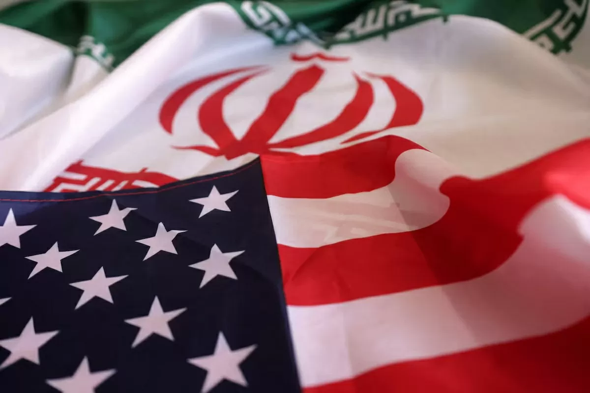 Washington và Tehran đã tiến hành nhiều vòng đàm phán trong tháng 4 vừa qua nhằm đạt thỏa thuận: Iran sẽ hạn chế chương trình hạt nhân của mình, đổi lại Mỹ sẽ giảm bớt các lệnh trừng phạt tài chính. (Nguồn: Reuters)