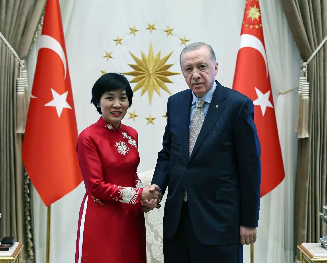 Đại sứ Đặng Thị Thu Hà trình Quốc thư lên Tổng thống Recep Tayyip Erdoğan