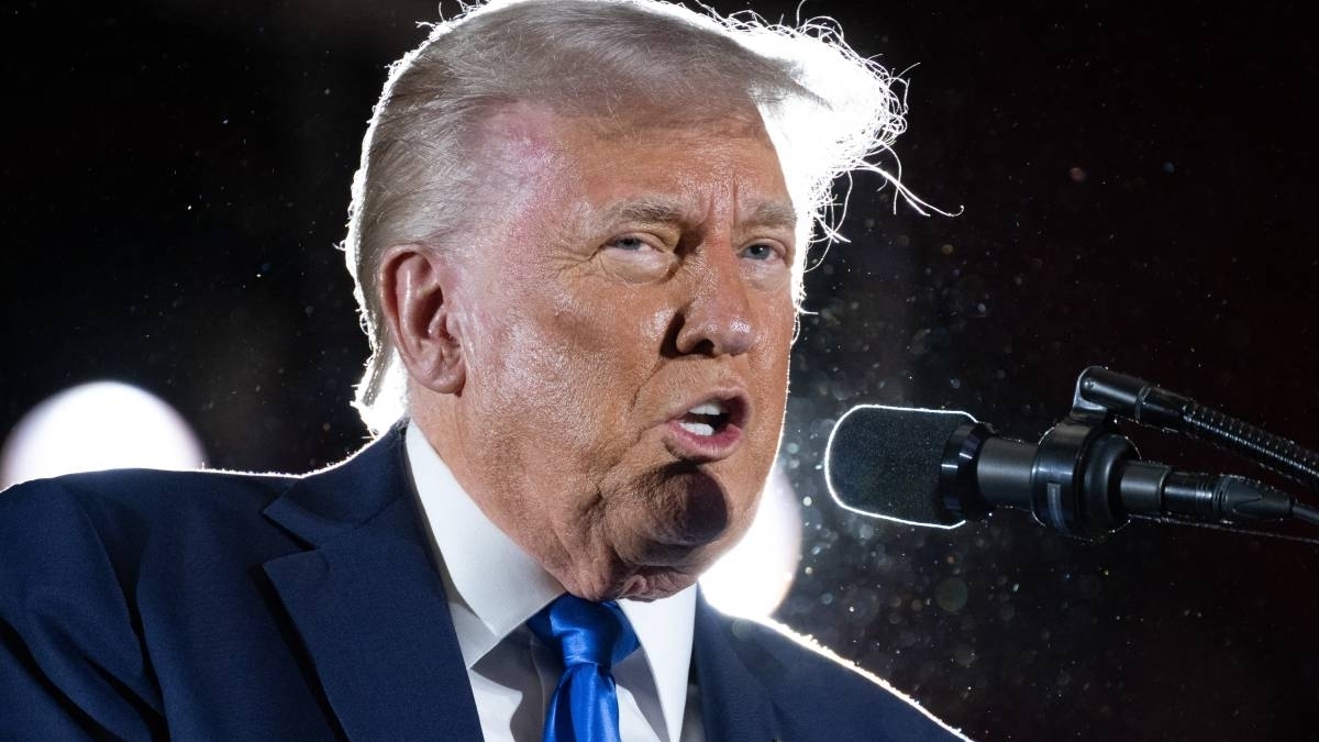 Tổng thống Donald Trump cảnh báo trừng phạt bất kỳ ai mua dầu của Iran; Trung Quốc là tâm điểm mới?