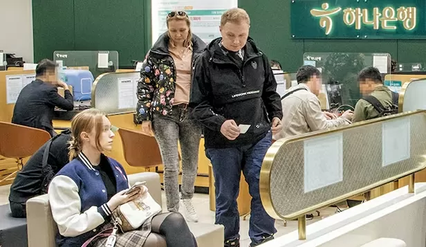 Hàn Quốc đẩy mạnh phát triển dịch vụ mua sắm và tài chính dành cho người nước ngoài Hàn Quốc đẩy mạnh phát triển dịch vụ mua sắm và tài chính dành cho người nước ngoài