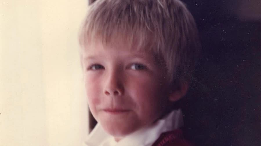 Becks khoe loạt ảnh ngày thơ ấu nhân dịp sinh nhật tuổi 50