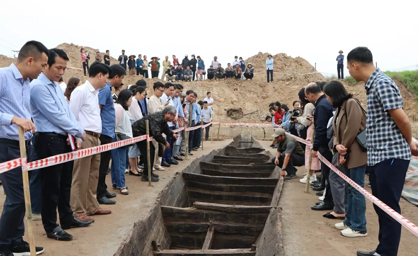 Sở Văn hóa, Thể thao và Du lịch đã phối hợp với Viện Khảo cổ học tổ chức Hội nghịđầu bờ, nhằm đánh giá giá trị bước đầu và đặt ra các giải pháp tiếp theo trongviệc bảo vệ, bảo tồn khẩn cấp, nghiên cứu và bảo tồn lâu dài tiến tới phát huy giá trị của di tích Sở Văn hóa, Thể thao và Du lịch đã phối hợp với Viện Khảo cổ học tổ chức Hội nghịđầu bờ, nhằm đánh giá giá trị bước đầu và đặt ra các giải pháp tiếp theo trongviệc bảo vệ, bảo tồn khẩn cấp, nghiên cứu và bảo tồn lâu dài tiến tới phát huy giá trị của di tích