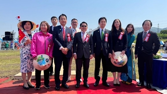 Khai mạc lễ hội 'Trái tim Việt Nam – 50 năm hòa chung một nhịp' tại Osaka, Nhật Bản