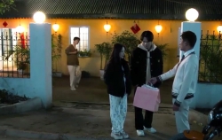 Cha tôi người ở lại tập 34: Quyên gọi điện cầu cứu con trai