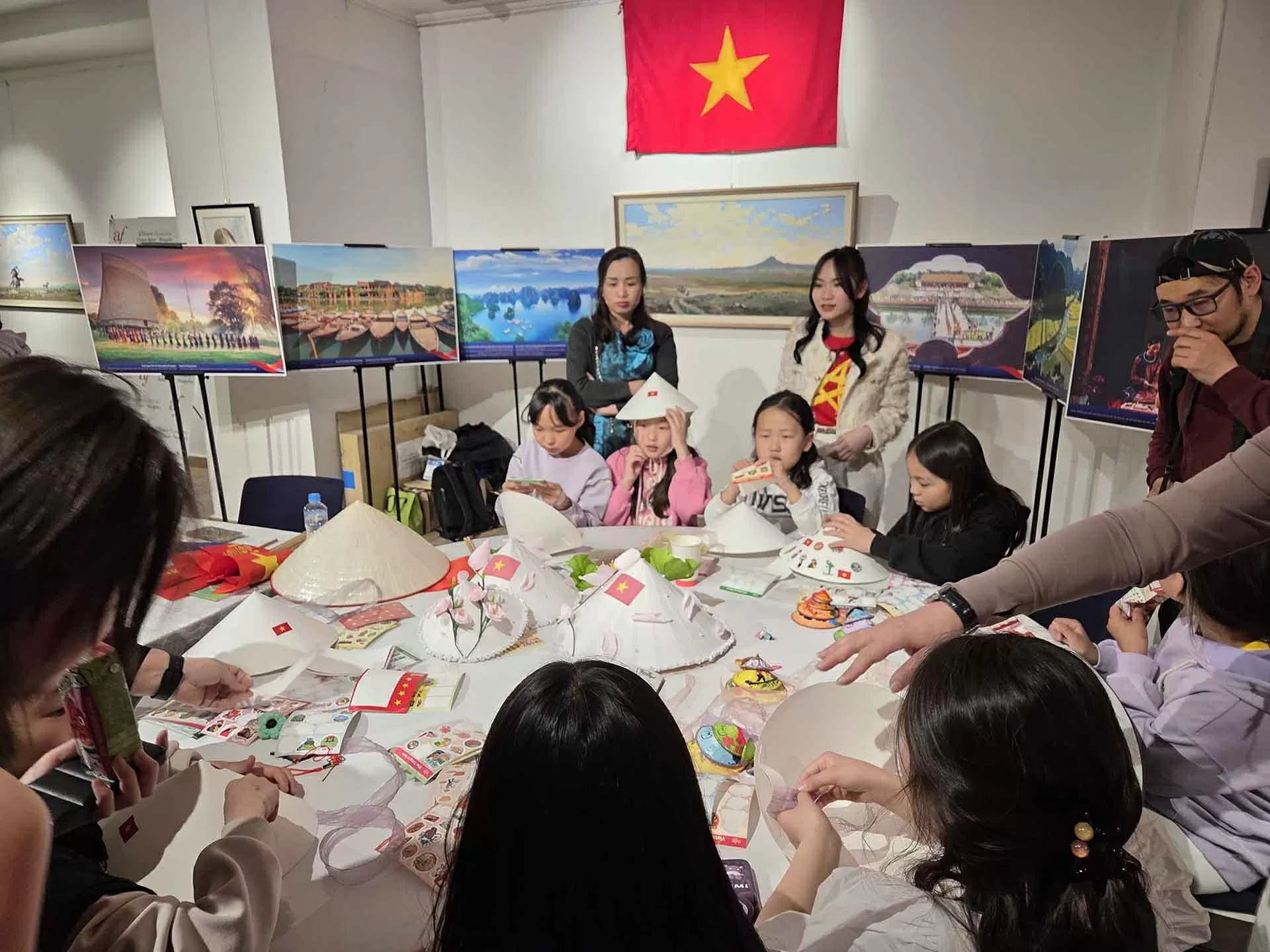 Gian hàng Việt Nam tạo dấu ấn tại sự kiện văn hóa quốc tế ở Mông Cổ Gian hàng Việt Nam tạo dấu ấn tại sự kiện văn hóa quốc tế ở Mông Cổ