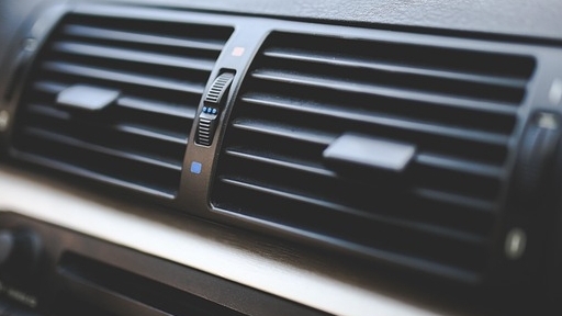 Chuyên gia hướng dẫn cách khử mùi hôi điều hoà ô tô trong 'một nốt nhạc"