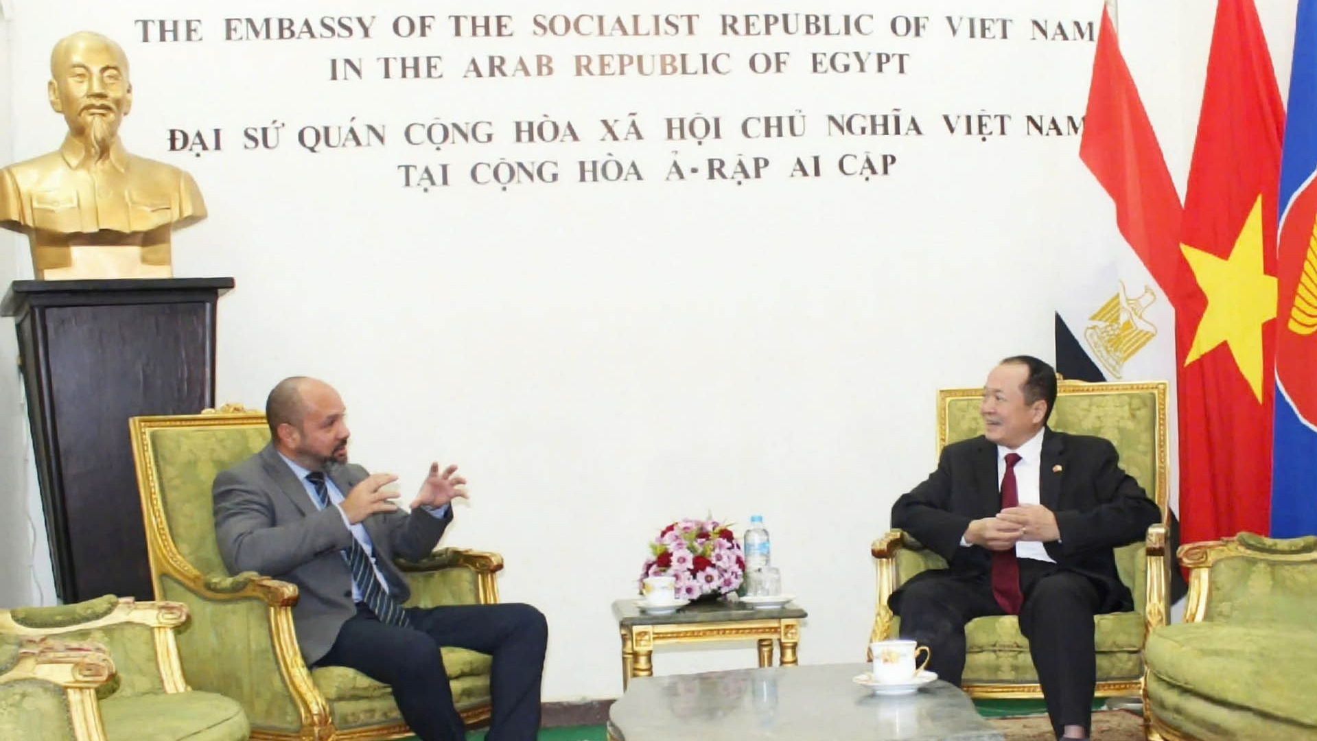 Tăng cường phối hợp giữa Đại sứ quán Việt Nam và Cuba tại Ai Cập
