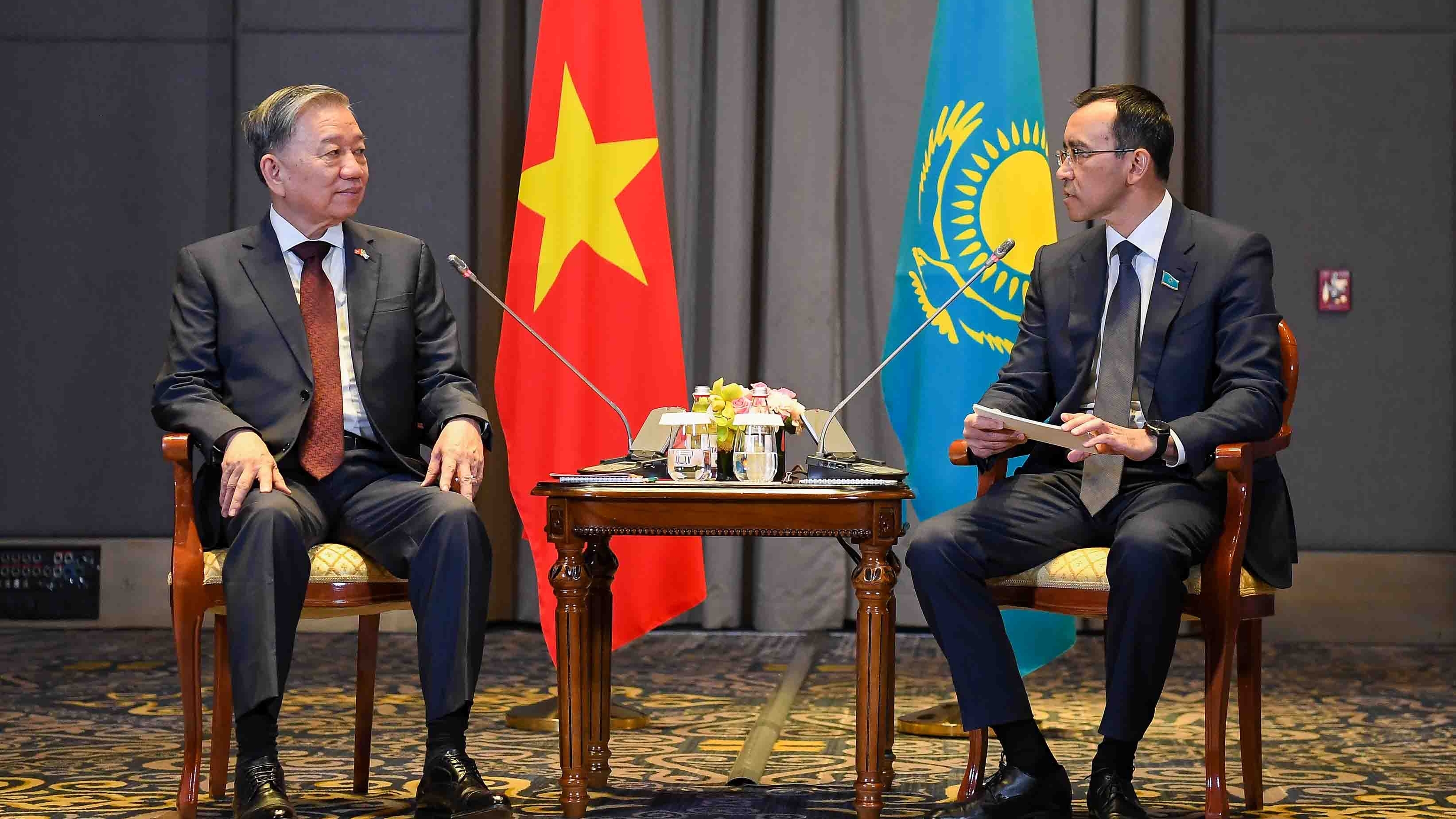 Tổng Bí thư Tô Lâm hội kiến Chủ tịch Thượng viện Kazakhstan