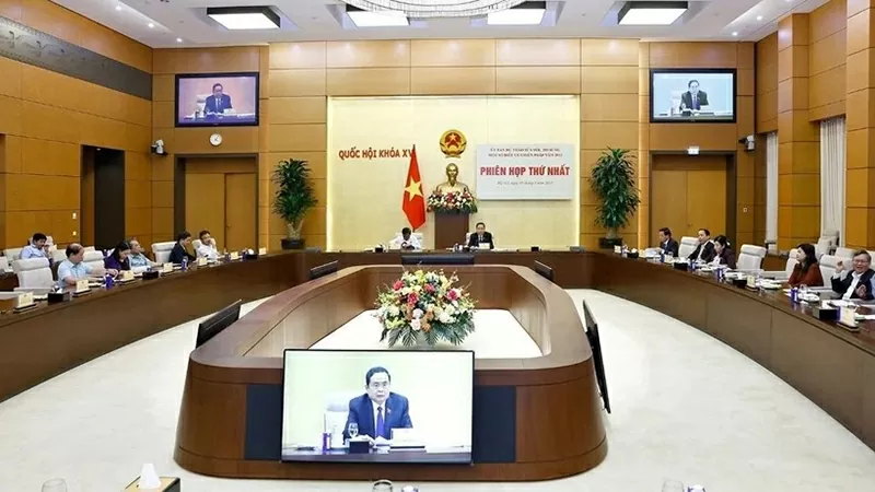 Chủ tịch Quốc hội Trần Thanh Mẫn chủ trì Phiên họp thứ nhất của Ủy ban dự thảo sửa đổi, bổ sung một số điều của Hiến pháp năm 2013. (Nguồn: TTXVN) Chủ tịch Quốc hội Trần Thanh Mẫn chủ trì Phiên họp thứ nhất của Ủy ban dự thảo sửa đổi, bổ sung một số điều của Hiến pháp năm 2013. (Nguồn: TTXVN)