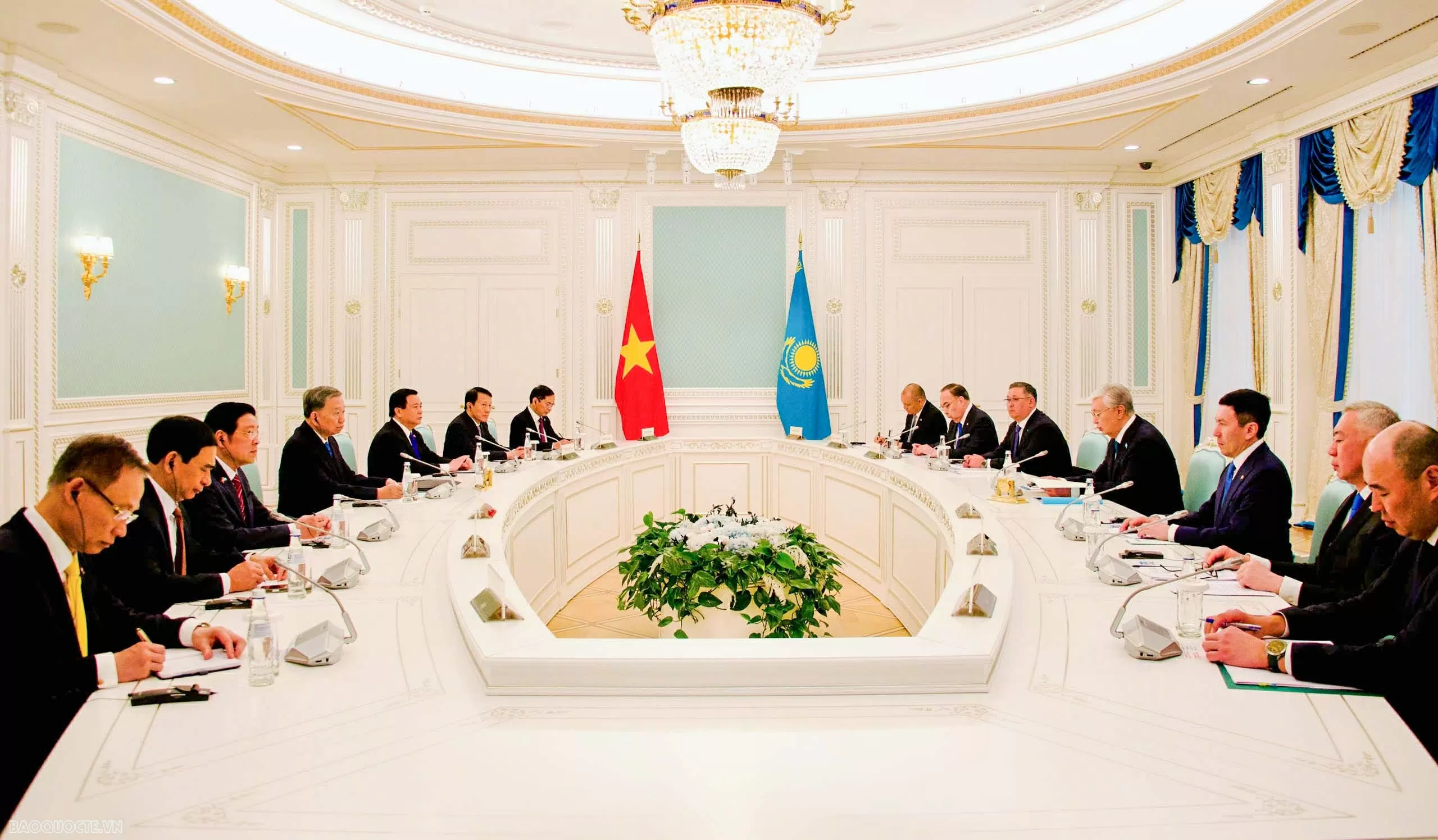 Lễ đón chính thức Tổng Bí thư Tô Lâm và Phu nhân thăm cấp Nhà nước Kazakhstan Lễ đón chính thức Tổng Bí thư Tô Lâm và Phu nhân thăm cấp Nhà nước Kazakhstan