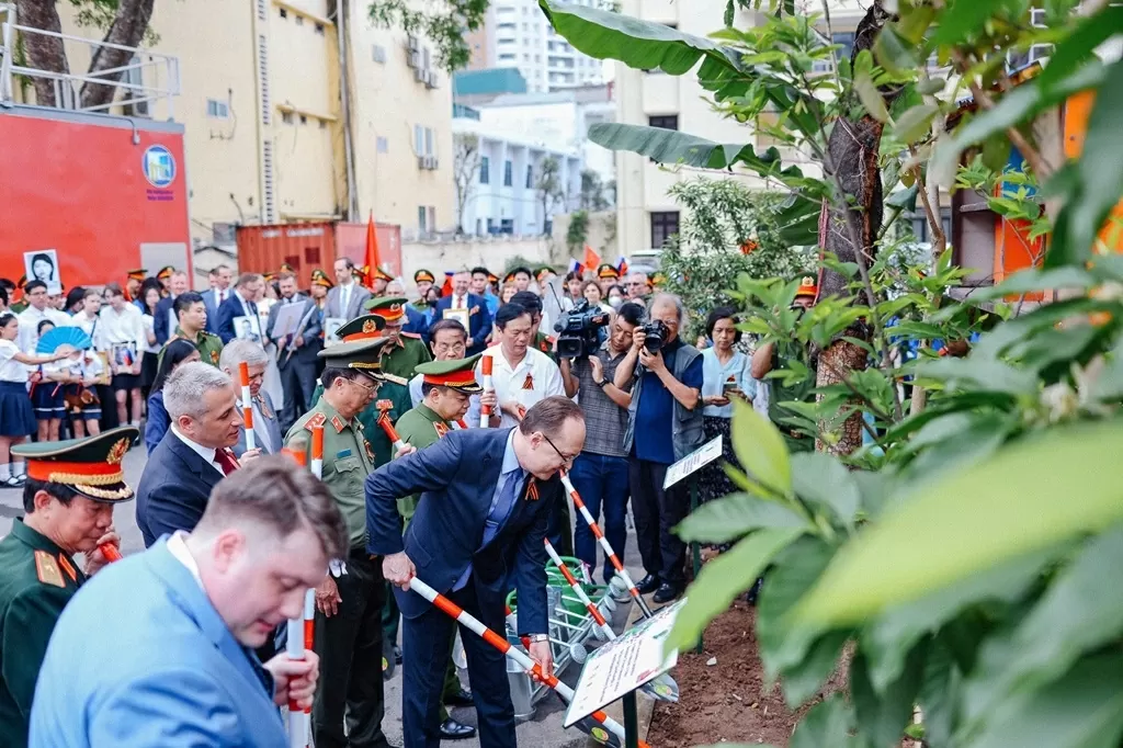 Diễu hành 'Binh đoàn bất tử' tri ân các Anh hùng liệt sỹ Việt Nam và Liên Xô kỷ niệm ngày chiến thắng phát xít Diễu hành 'Binh đoàn bất tử' tri ân các Anh hùng liệt sỹ Việt Nam và Liên Xô kỷ niệm ngày chiến thắng phát xít
