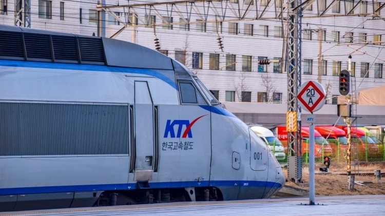 Điểm tin thế giới sáng 7/5: Ấn Độ diễn tập phòng thủ, EU áp thuế bổ sung với Mỹ, Australia muốn cấm trẻ em dùng mạng xã hội