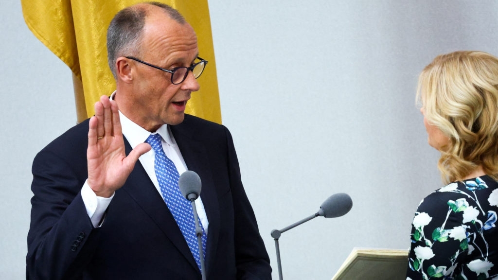 Sau 'cơn sốc' của vòng bỏ phiếu đầu tiên, ông Friedrich Merz chính thức trở thành Thủ tướng Đức