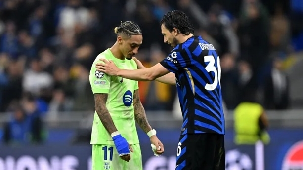 Tiền đạo Raphinha cân bằng kỷ lục của Ronaldo