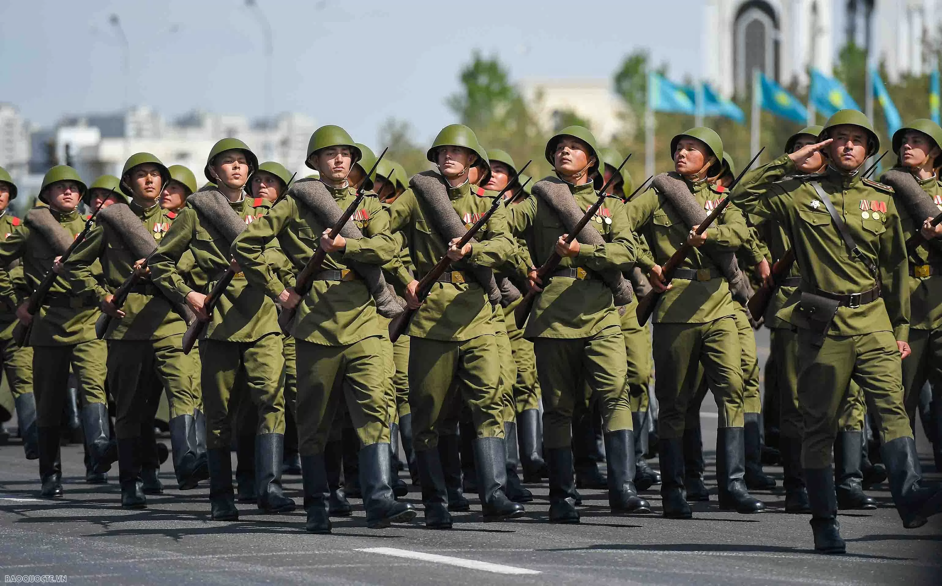 Tổng Bí thư Tô Lâm và phu nhân dự lễ duyệt binh mừng chiến thắng của Kazakhstan