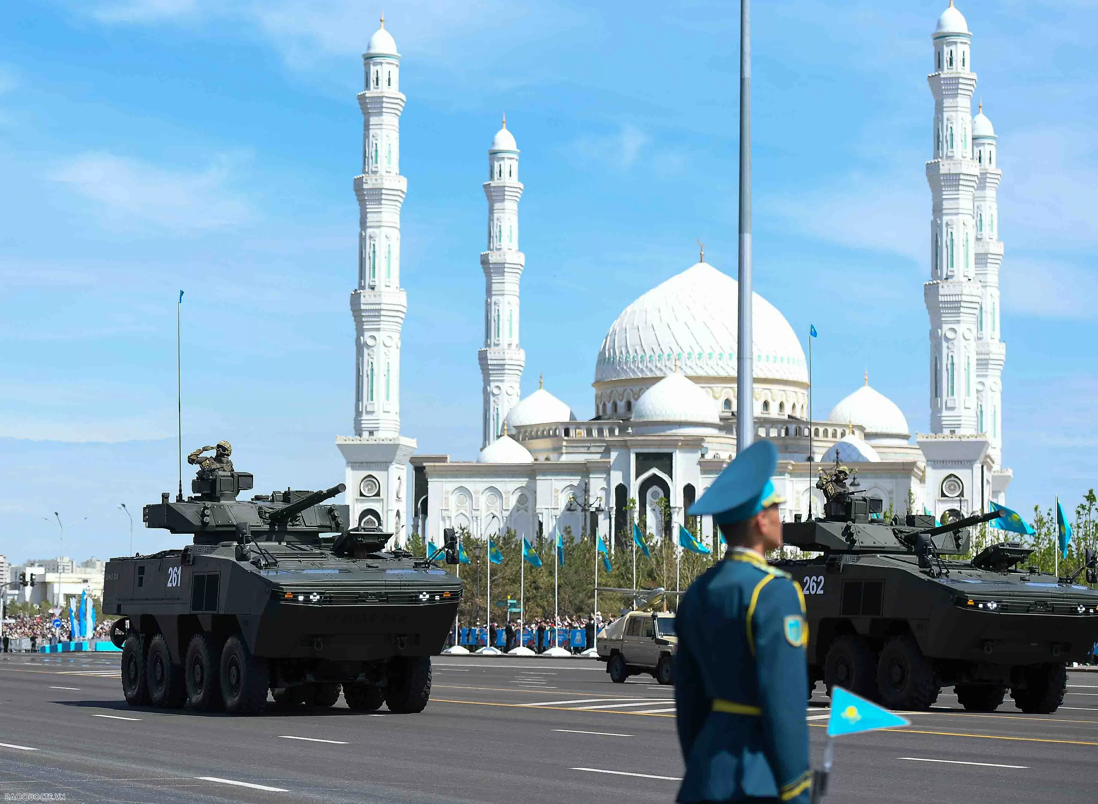 Tổng Bí thư Tô Lâm và phu nhân dự lễ duyệt binh mừng chiến thắng của Kazakhstan