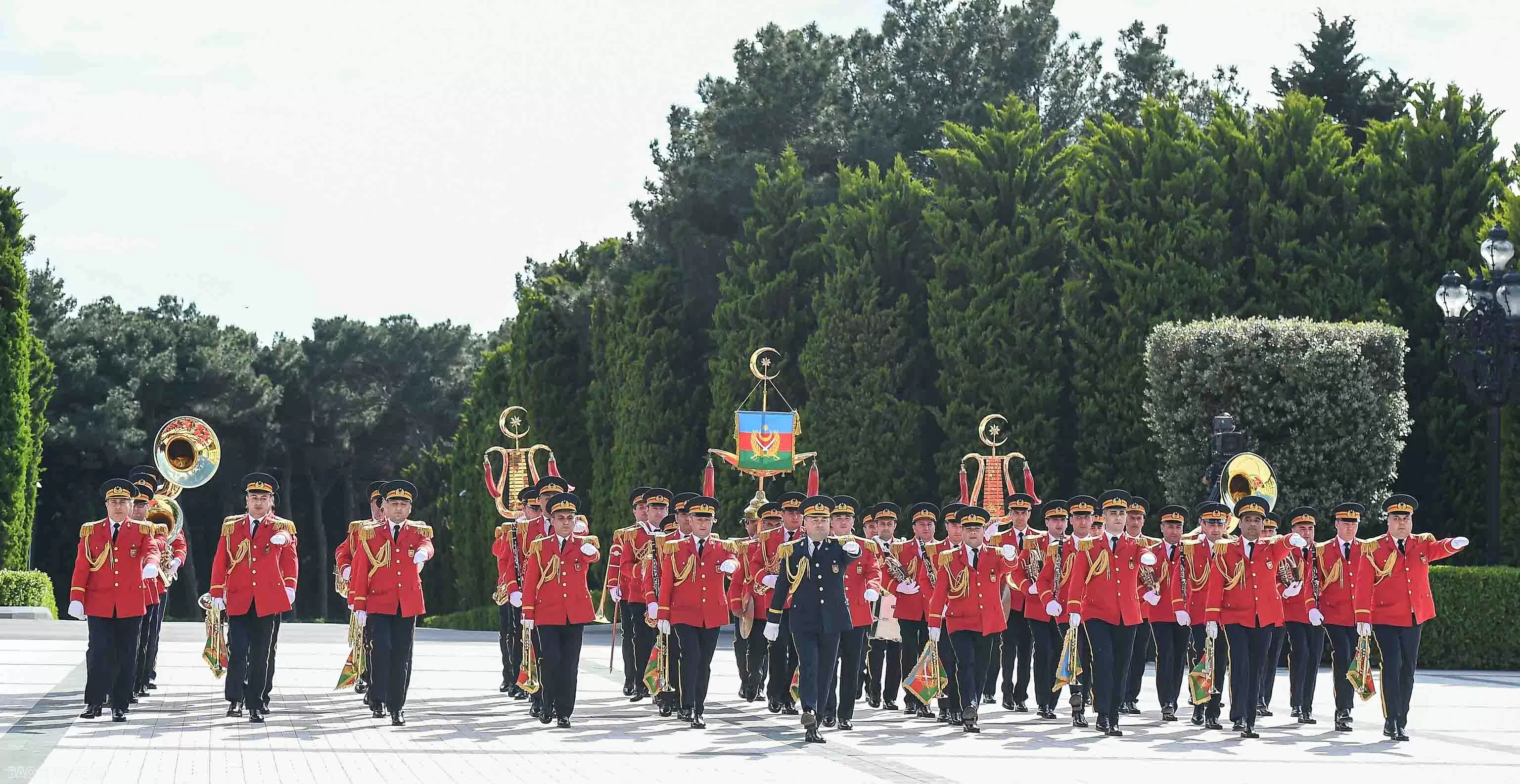 Lễ đón chính thức Tổng Bí thư Tô Lâm và Phu nhân thăm cấp Nhà nước Azerbaijan Lễ đón chính thức Tổng Bí thư Tô Lâm và Phu nhân thăm cấp Nhà nước Azerbaijan