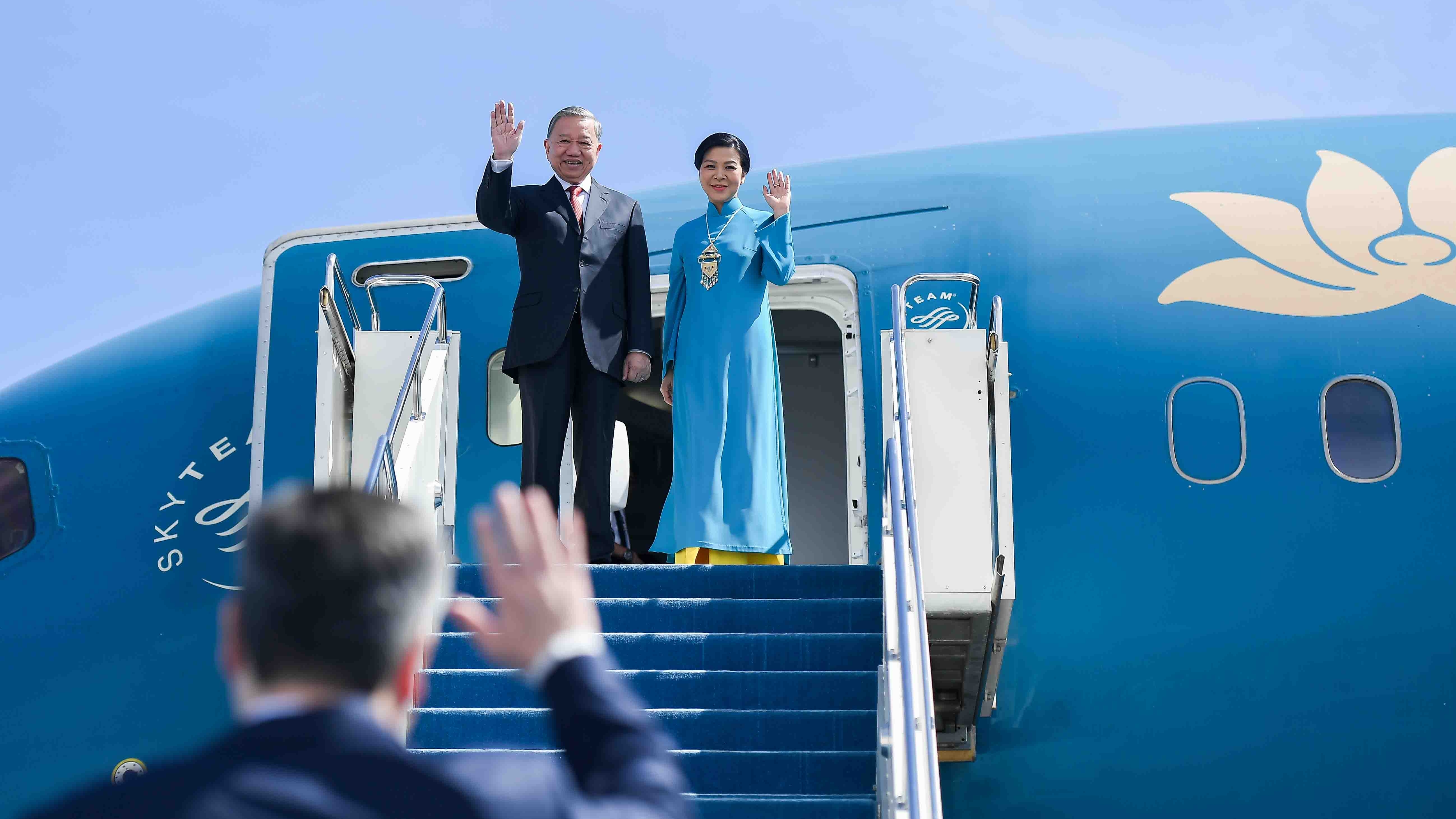 Thủ tướng Kazakhstan ra sân bay tiễn Tổng Bí thư Tô Lâm và Phu nhân