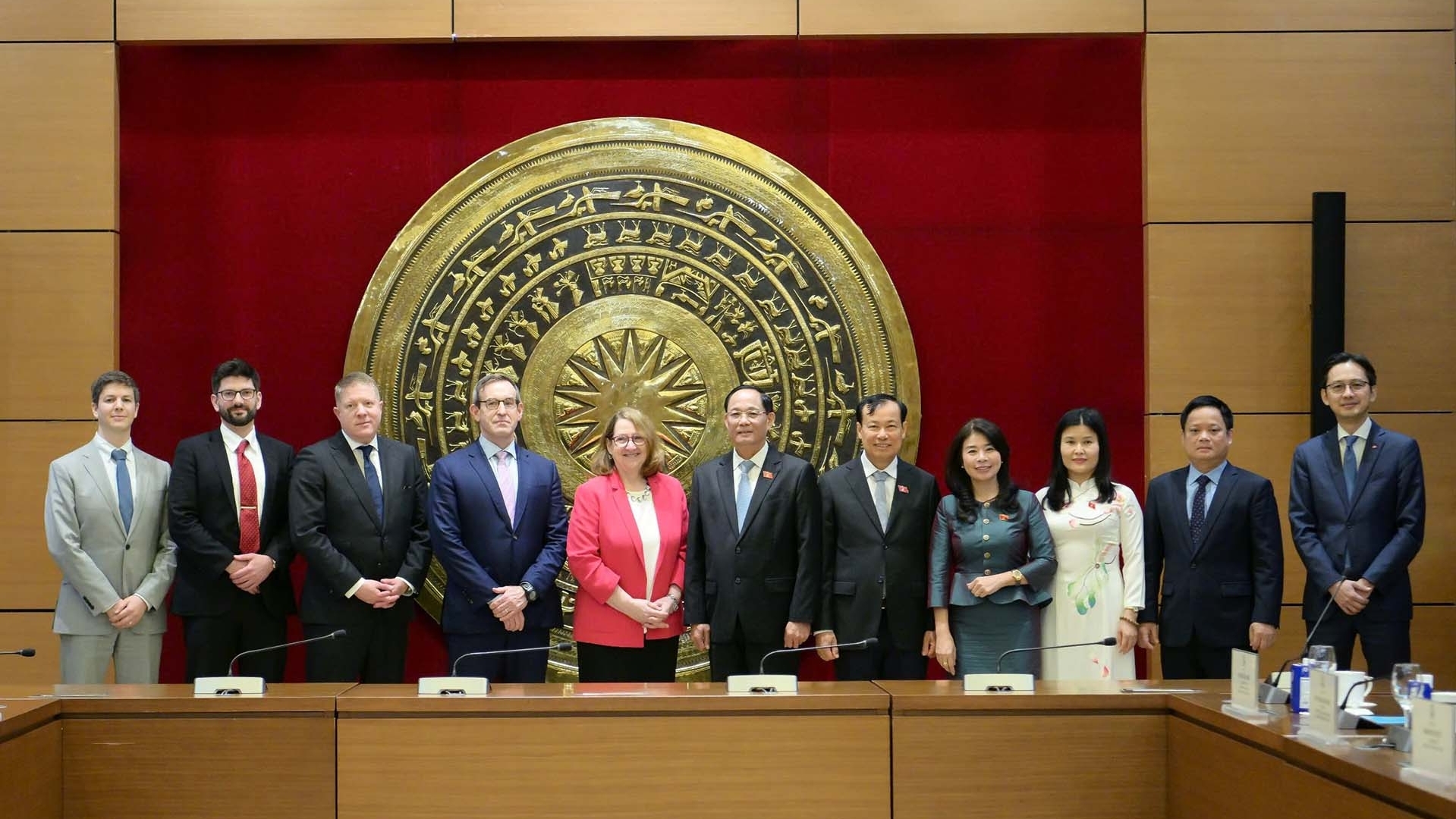 Phó Chủ tịch Quốc hội Trần Quang Phương tiếp đoàn USCC của Quốc hội Hoa Kỳ