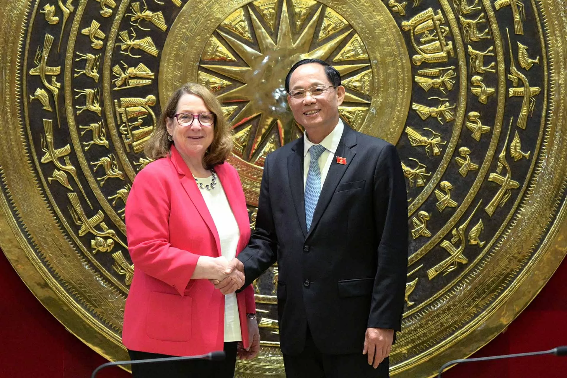 Phó Chủ tịch Quốc hội Trần Quang Phương tiếp đoàn USCC của Quốc hội Hoa Kỳ