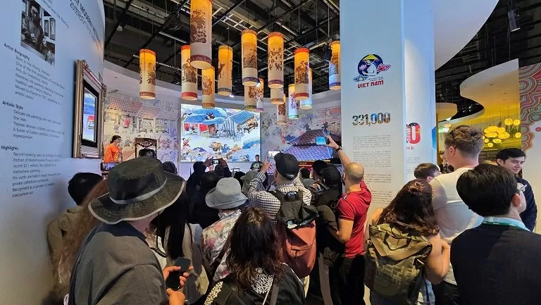 Nhà Triển lãm Việt Nam thu hút khách tham quan trong kì nghỉ dài 'Tuần lễ vàng' của Nhật Bản