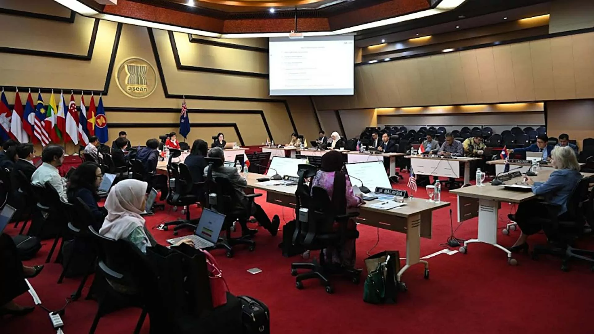 Đại sứ Tôn Thị Ngọc Hương cùng Đại sứ Joanna Anderson đồng chủ trì cuộc họp lần thứ 13 của Ủy ban hợp tác chung ASEAN-New Zealand tại Ban thư ký ASEAN. Đại sứ Tôn Thị Ngọc Hương cùng Đại sứ Joanna Anderson đồng chủ trì cuộc họp lần thứ 13 của Ủy ban hợp tác chung ASEAN-New Zealand tại Ban thư ký ASEAN.