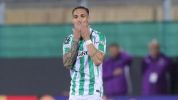 Lại lập siêu phẩm, Antony đưa Betis vào chung kết Conference League