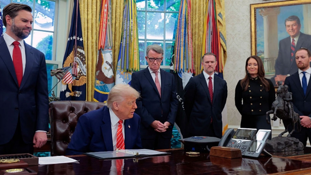 Thỏa thuận thương mại Mỹ-Anh: Bước tiến định hình lại thế trận thương mại toàn cầu của Nhà Trắng?