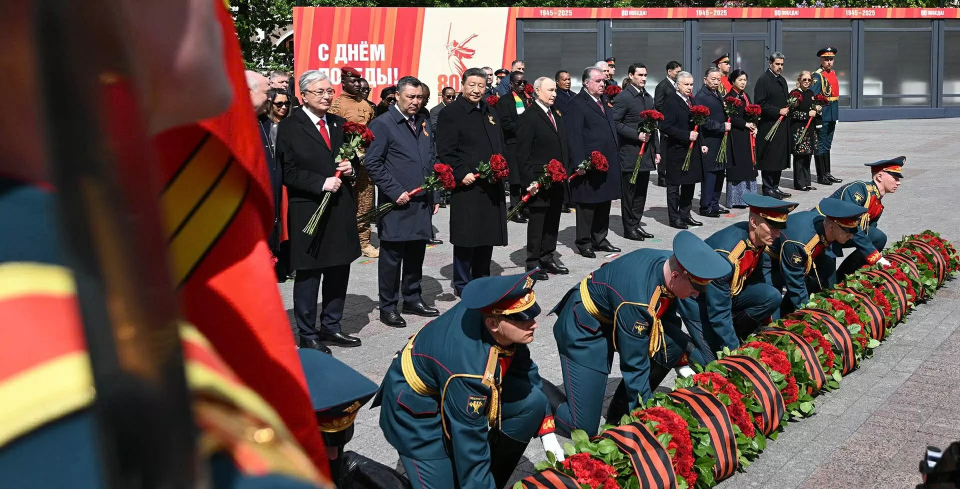 Tổng Bí thư Tô Lâm và Phu nhân dự lễ dâng hoa chung tại Đài Tưởng niệm Liệt sĩ vô danh ở Nga Tổng Bí thư Tô Lâm và Phu nhân dự lễ dâng hoa chung tại Đài Tưởng niệm Liệt sĩ vô danh ở Nga