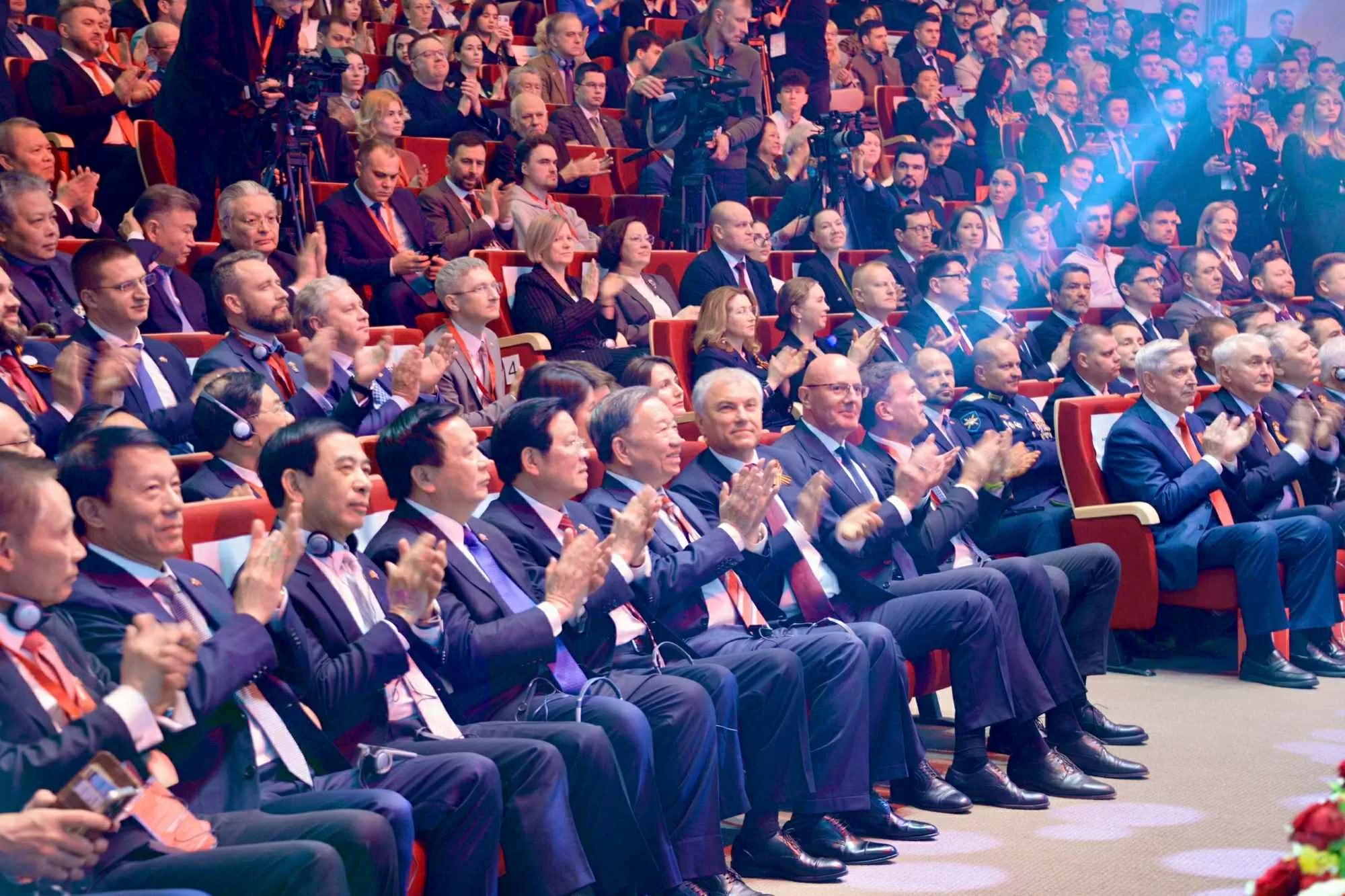 Tổng Bí thư Tô Lâm: 'Vun đắp quan hệ hữu nghị truyền thống Việt-Nga trong kỷ nguyên mới' Tổng Bí thư Tô Lâm: 'Vun đắp quan hệ hữu nghị truyền thống Việt-Nga trong kỷ nguyên mới'