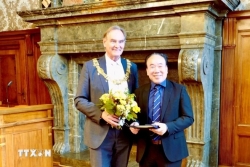 Đức: Thành phố Leipzig vinh danh công dân Việt Nam