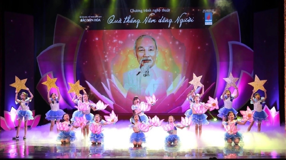 Lan tỏa tư tưởng, phong cách Hồ Chí Minh qua chương trình nghệ thuật đặc biệt 'Quà tháng Năm dâng Người'