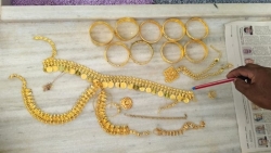 Ấn Độ: Lý do bất ngờ của vụ trộm vàng cưới