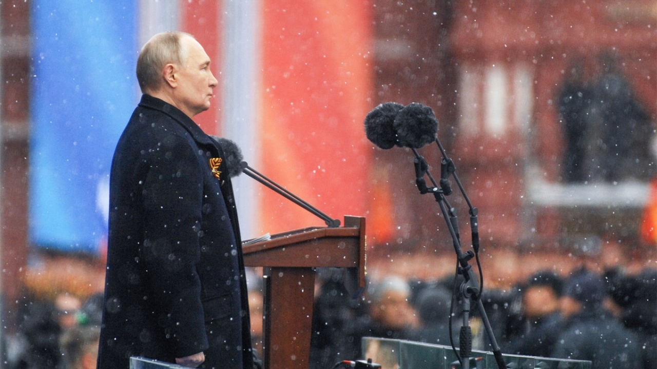 Ảnh ấn tượng: Lãnh đạo 27 quốc gia dự lễ duyệt binh nhân Ngày Chiến thắng tại Nga, Chủ tịch Triều Tiên Kim Jong Un ở đâu ngày 9/5?