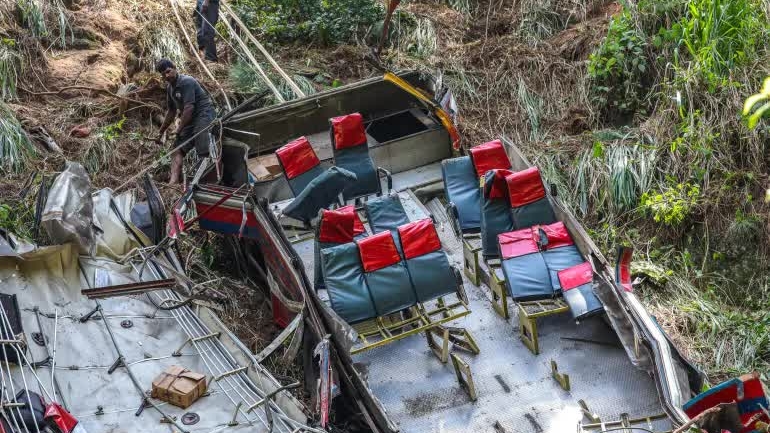 Sri Lanka: Thảm kịch tai nạn xe buýt, ít nhất 21 người thiệt mạng