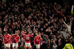 Man Utd ra quyết định gây tranh cãi về vé chung kết Europa League