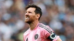 Messi xô đổ 2 kỷ lục ghi bàn của Cristiano Ronaldo