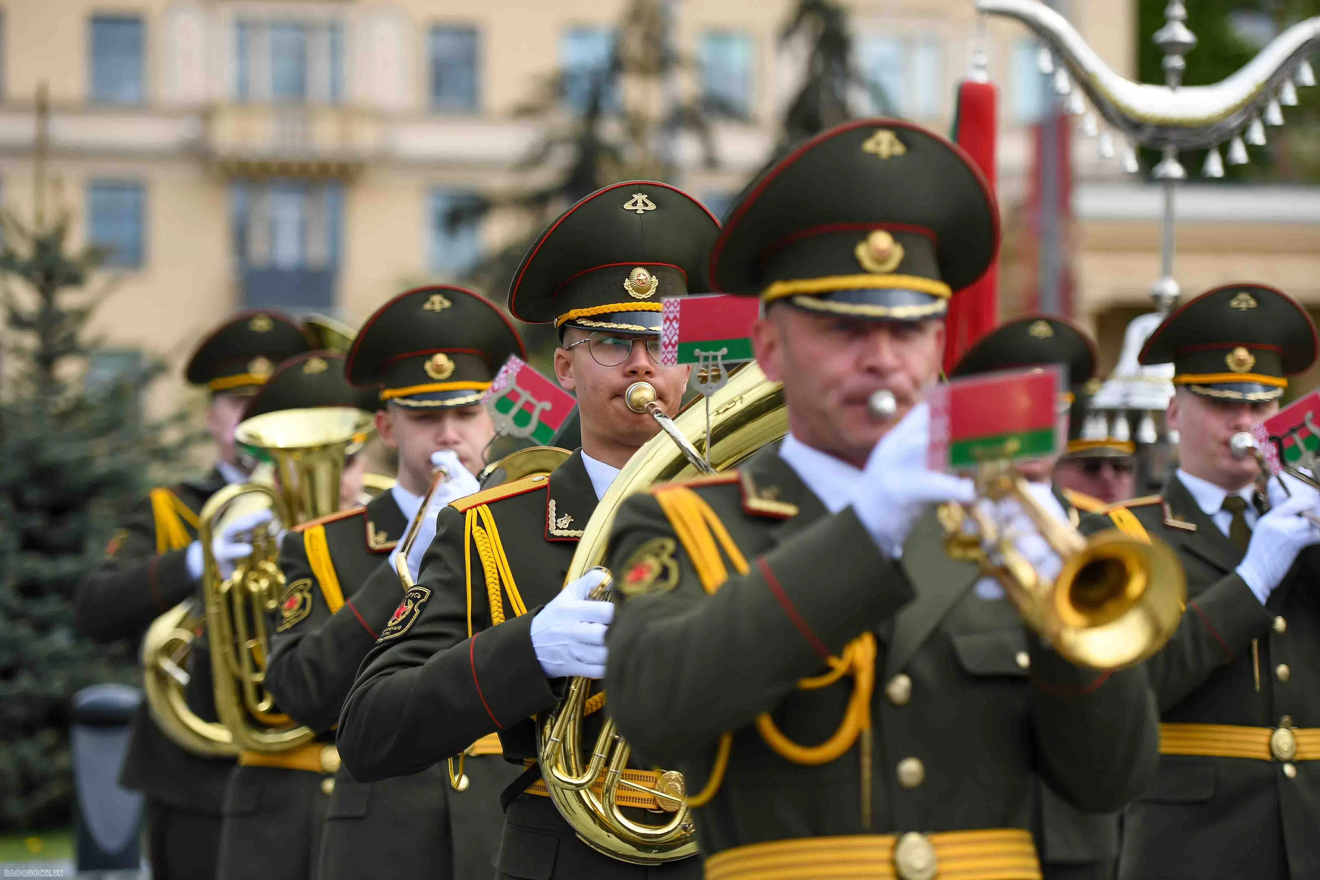 Tổng Bí thư Tô Lâm và Phu nhân viếng Tượng đài chiến thắng tại Belarus Tổng Bí thư và Phu nhân viếng đài Chiến thắng ở Belarus