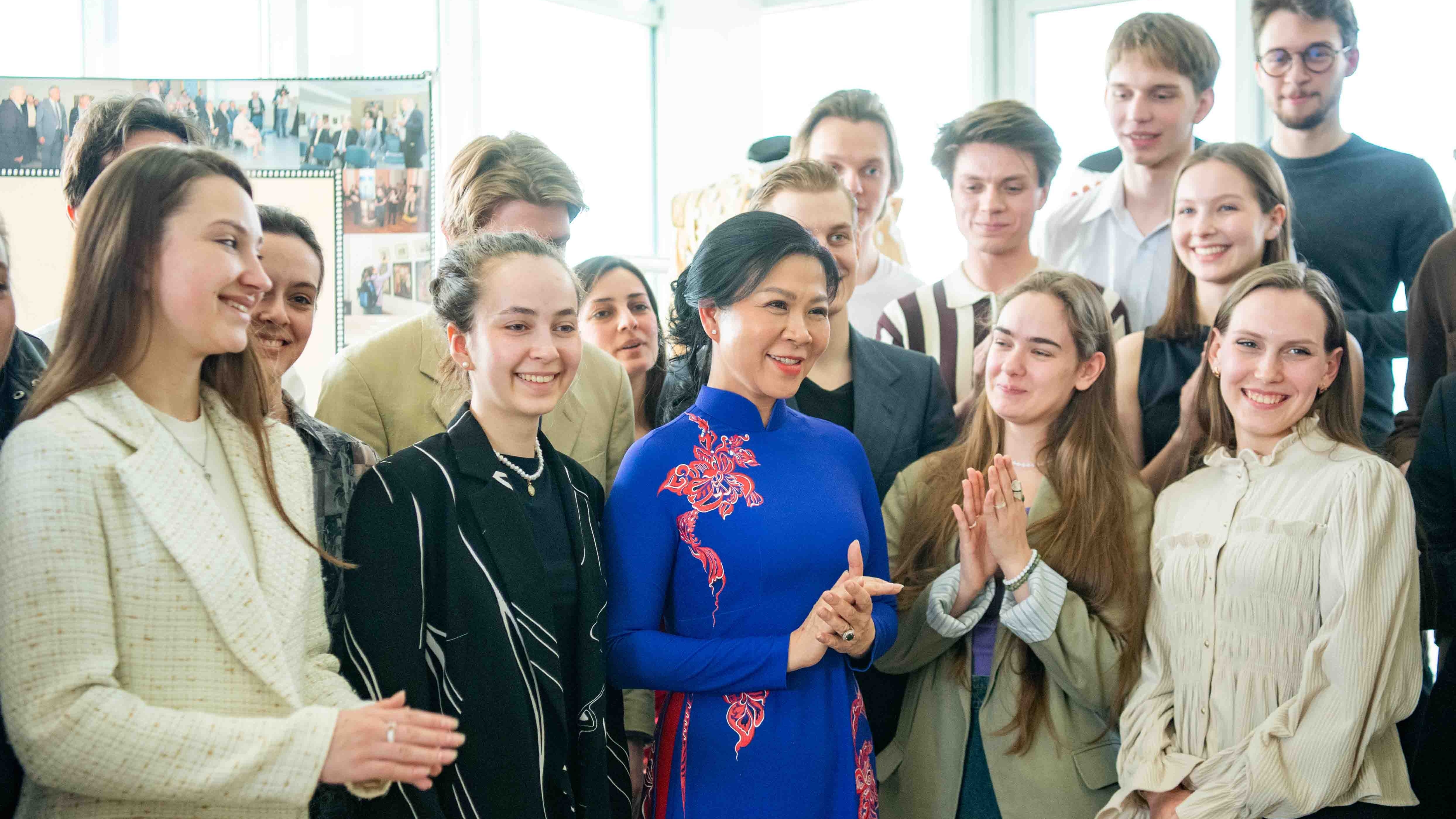 Giao lưu văn hoá - kết nối trái tim